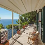 Villa Posea Collection - La *