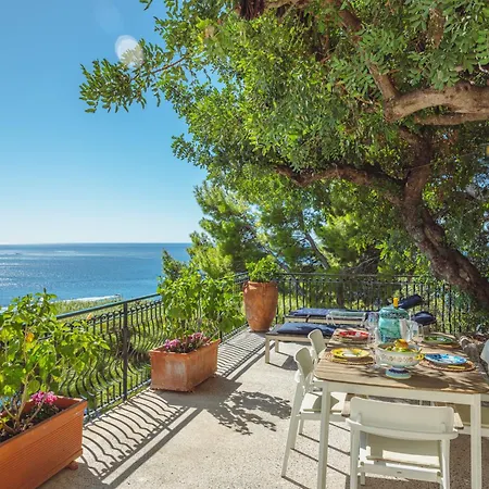 Posea Collection - La Villa