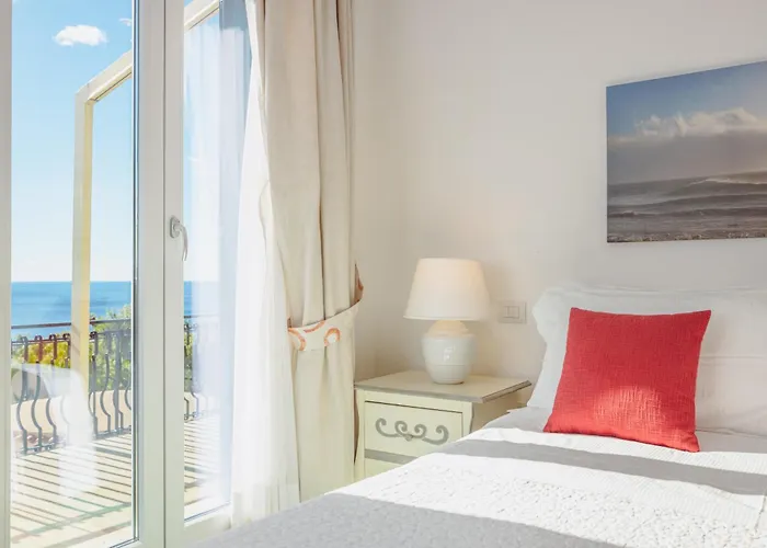 Villa Posea Collection - La *