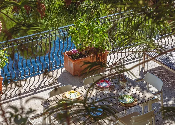 Villa Posea Collection - La *