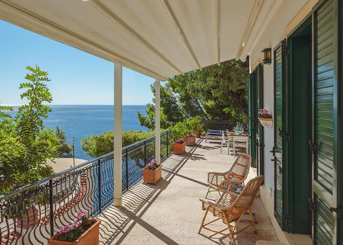 Villa Posea Collection - La *